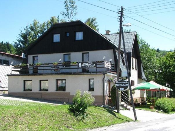 Restaurace A Penzion Mája Benecko Exterior foto